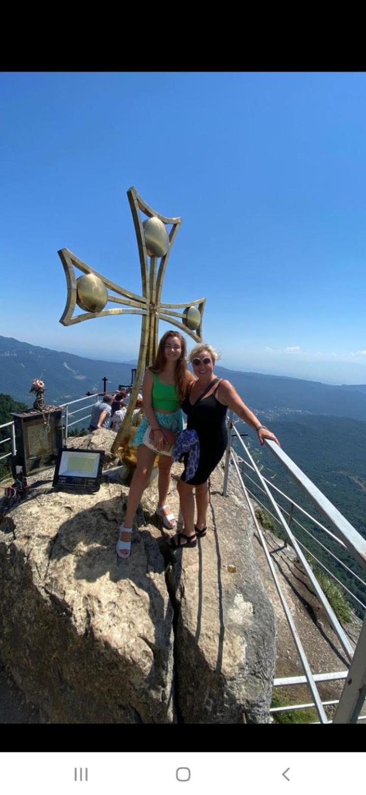 ホテル Panorama クタイシ エクステリア 写真