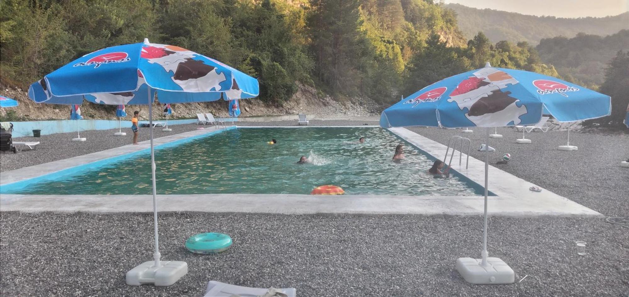 ホテル Panorama クタイシ エクステリア 写真
