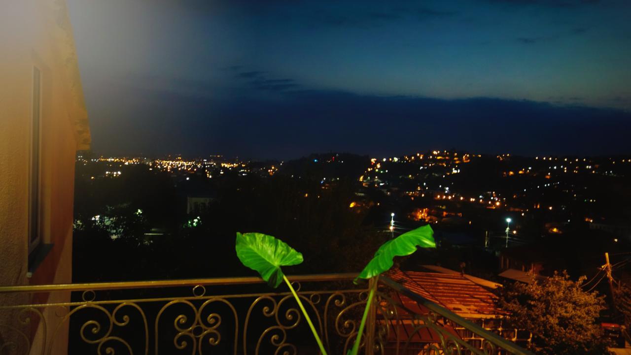 ホテル Panorama クタイシ エクステリア 写真
